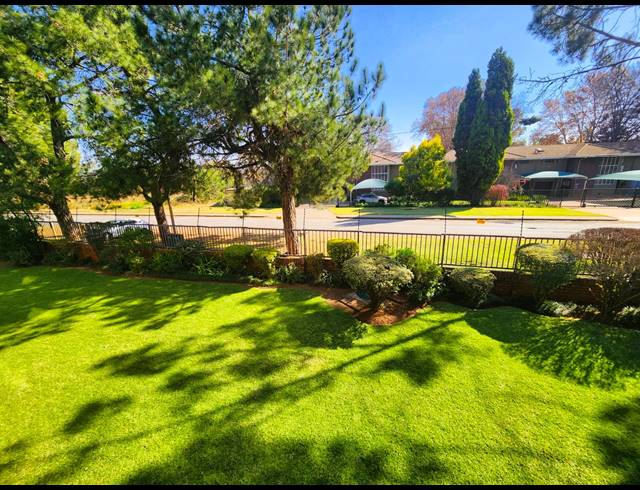 2 BEDROOM FLAT FOR SALE IN THREE RIVERS PROPER